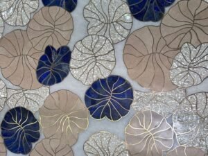 Gloss Leaf Design Wall